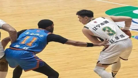 德泽尔比强硬管理或致球队内部失衡风险